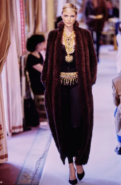 Look 16